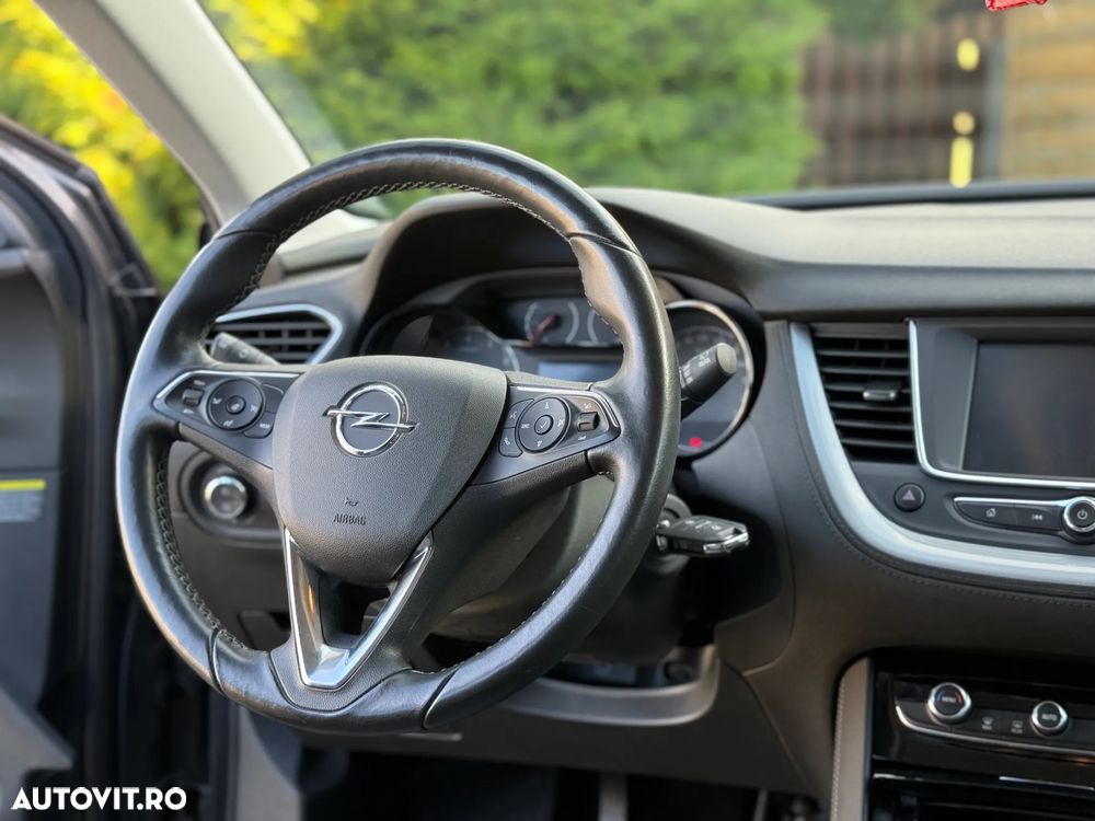 Opel Grandland X 1.2 Turbo START/STOP GLX - 14