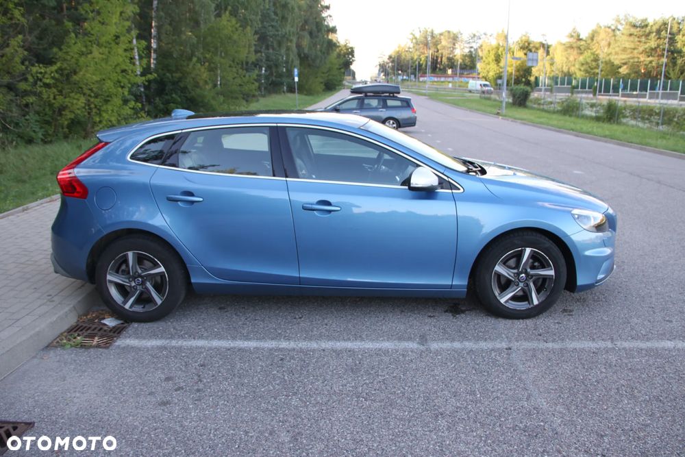 Volvo V40 D2 Drive-E R-Design Momentum - 4