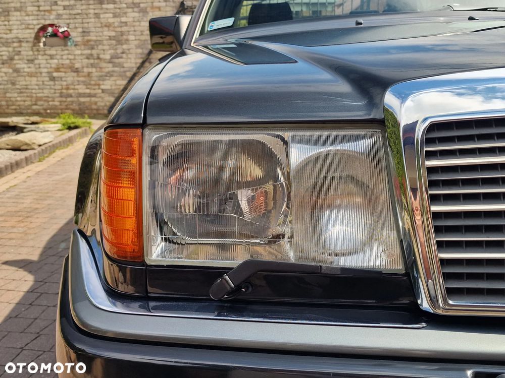 Mercedes-Benz W124 (1984-1993) - 21