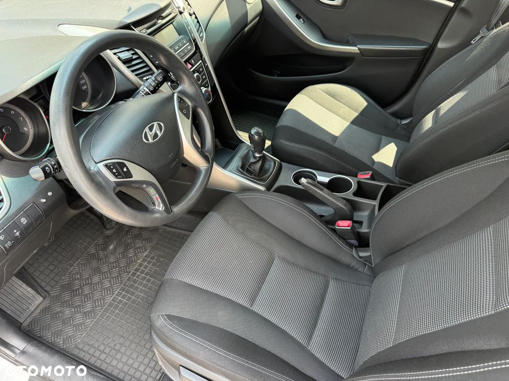 Hyundai i30 1.6 GDI Classic - 11