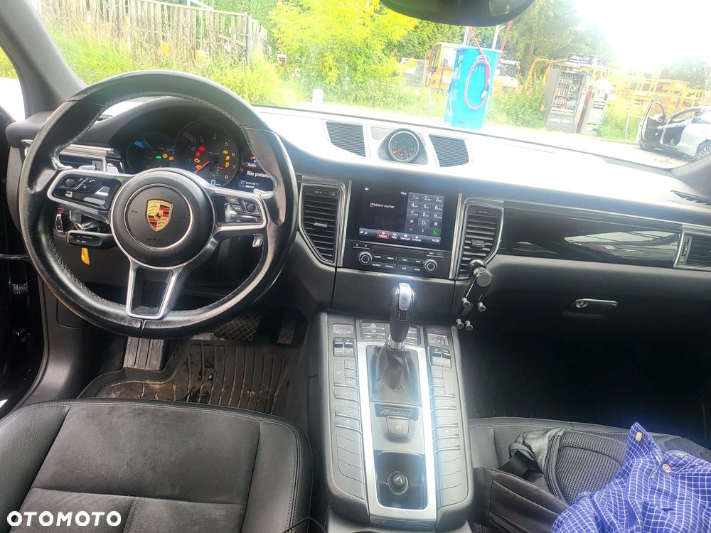 Porsche Macan Standard - 12