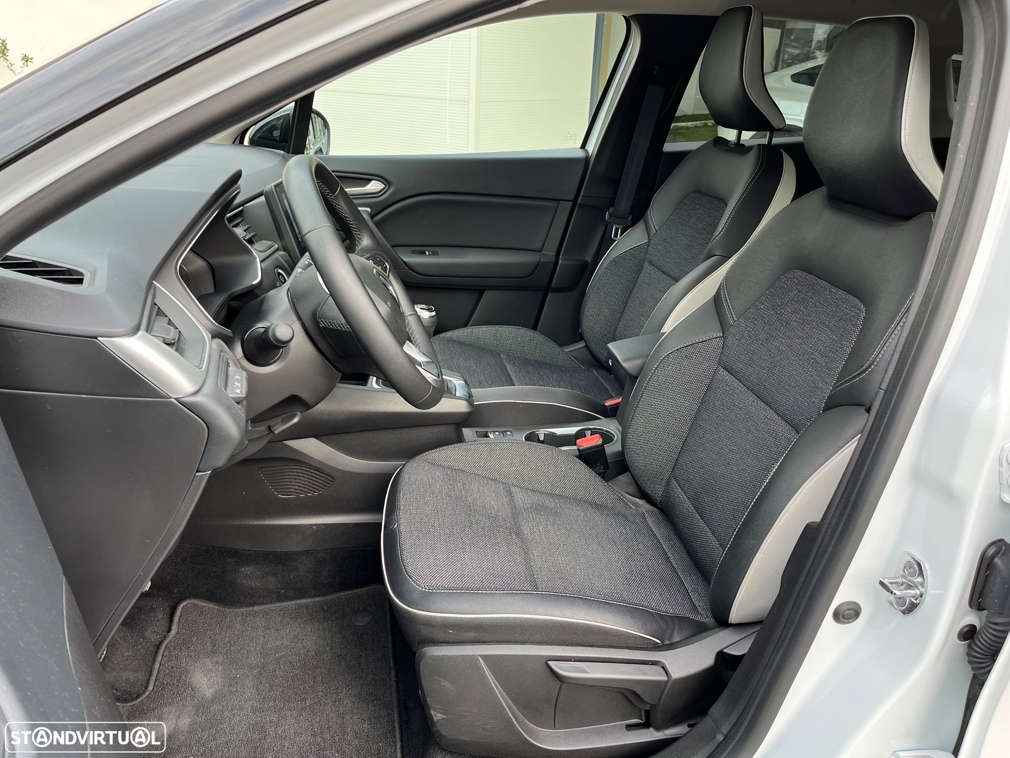 Renault Captur 1.0 TCe Techno Bi-Fuel - 4