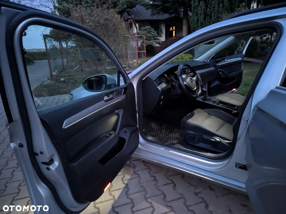Volkswagen Passat 2.0 TDI SCR DSG Comfortline - 6