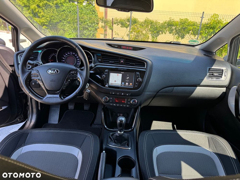 Kia Ceed 1.6 GDI Dream-Team Edition - 27