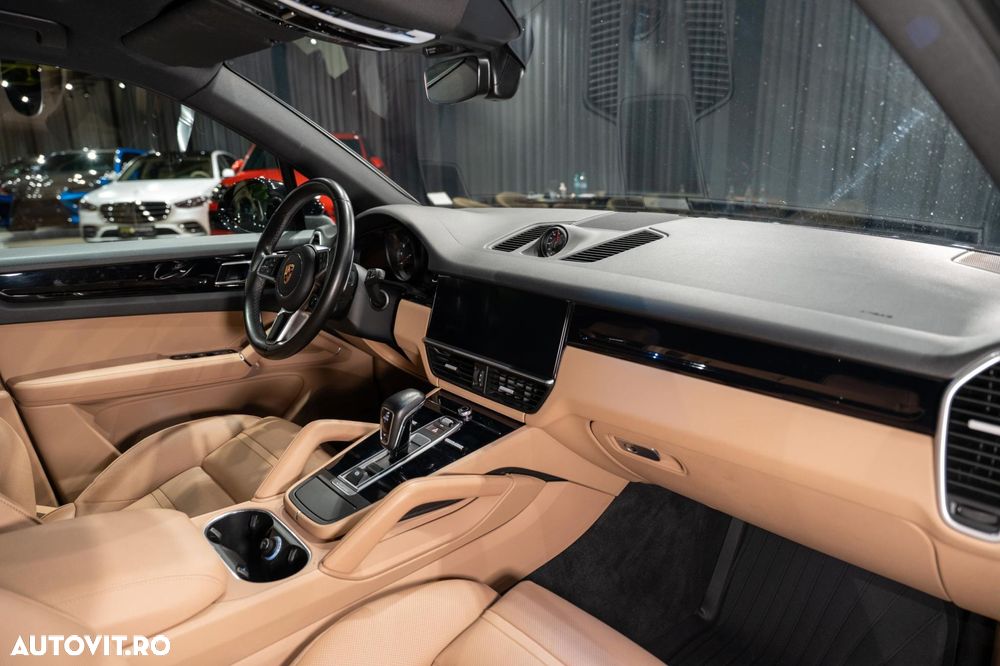 Porsche Cayenne - 24