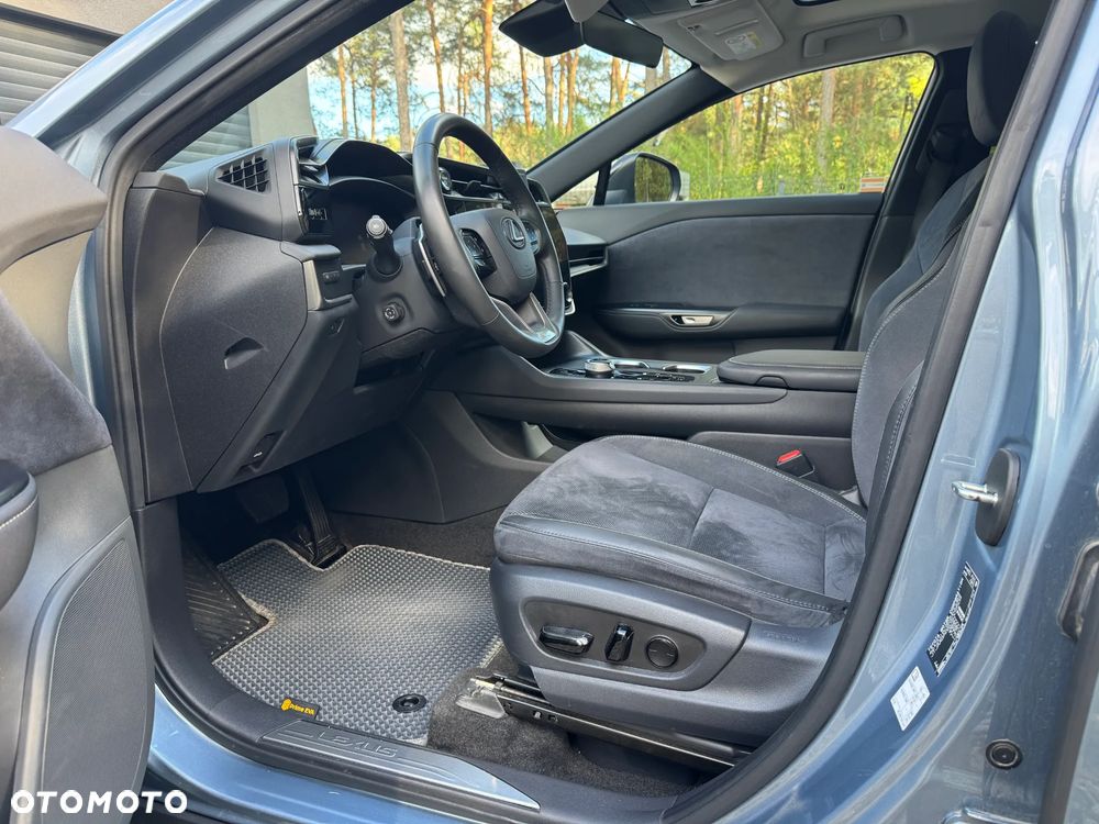 Lexus RZ 450e Omotenashi DIRECT4 - 31