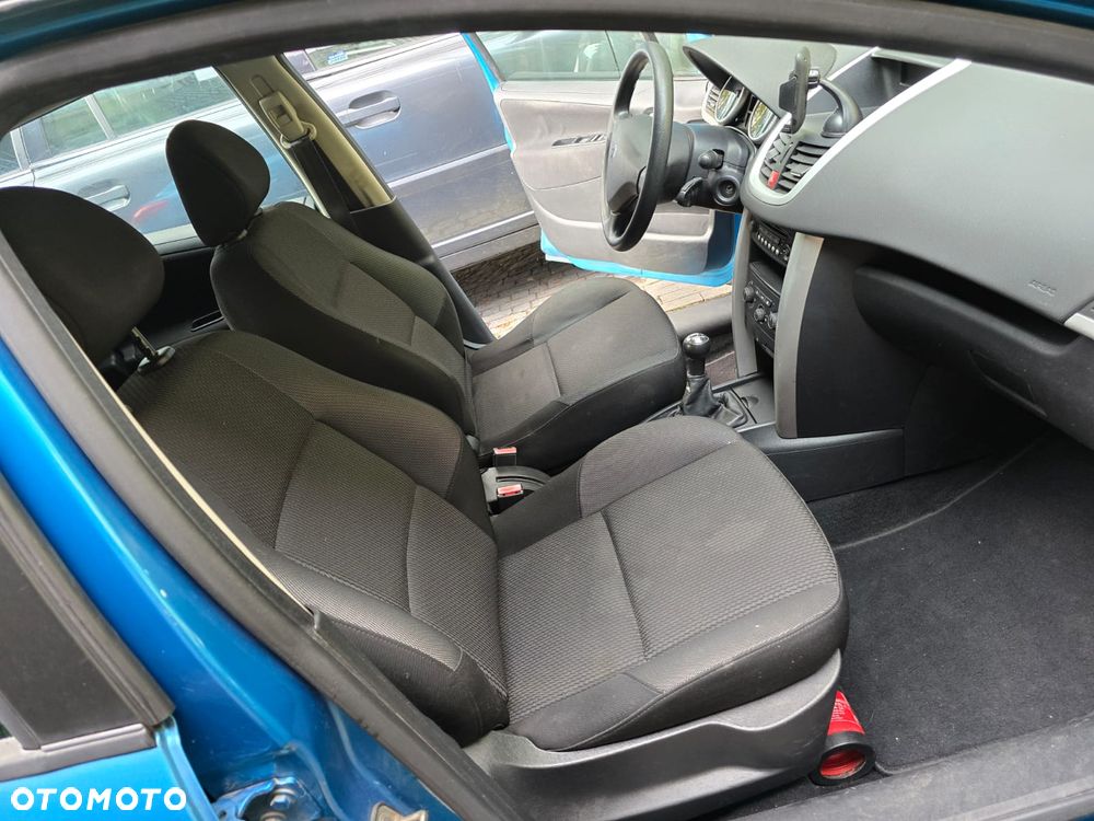 Peugeot 207 - 10