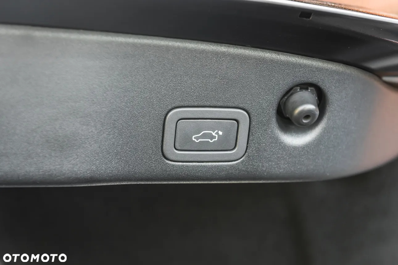 Jaguar XJ 3.0 T AWD LWB Premium Luxury - 34