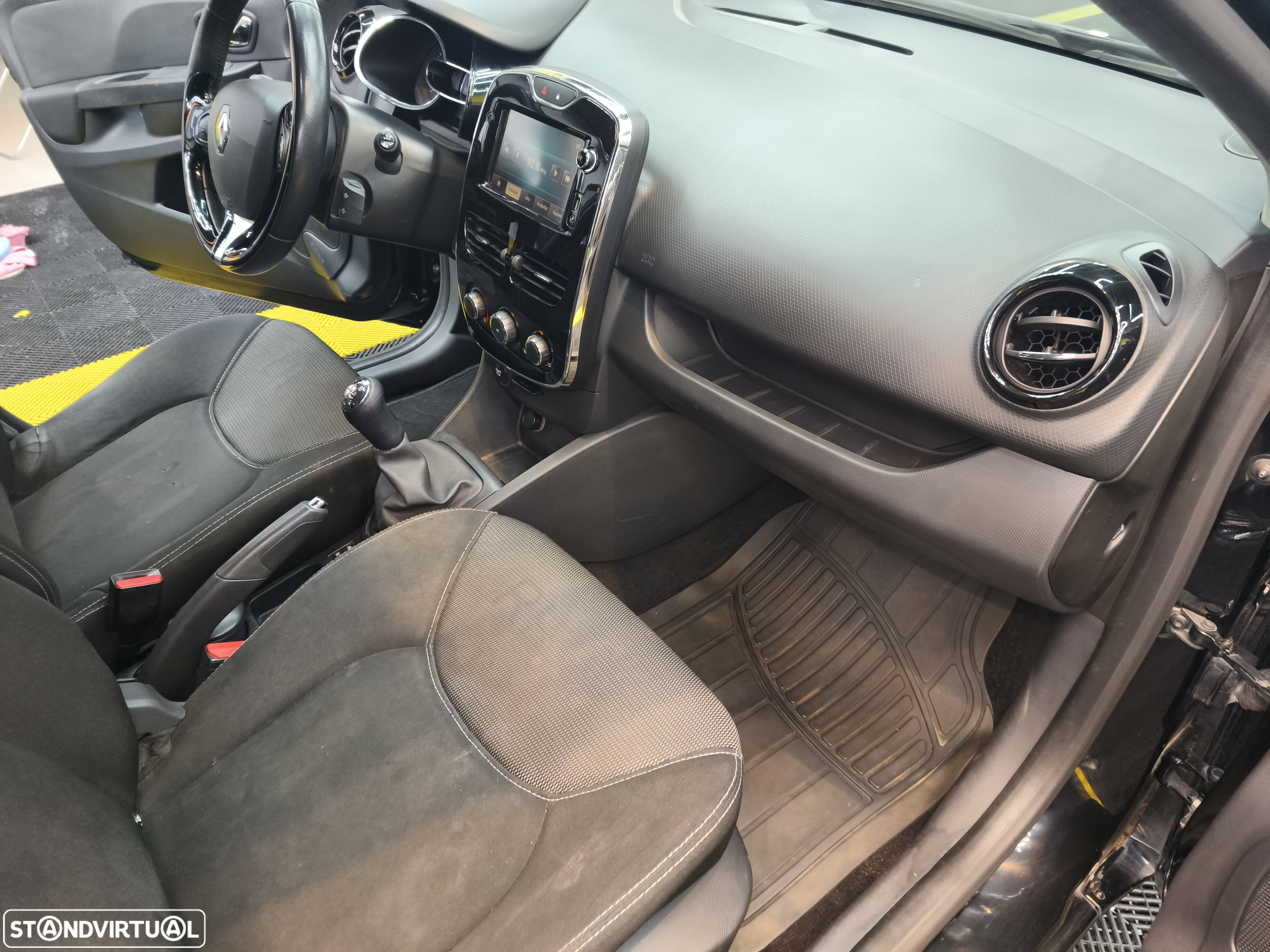 Renault Clio Sport Tourer 1.5 dCi Dynamique S - 21