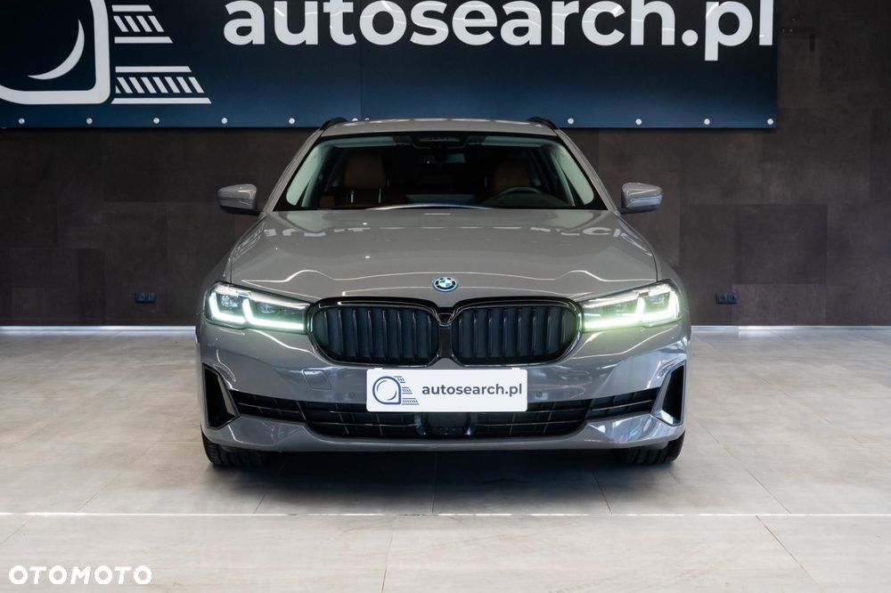 BMW Seria 5 2021 photo 2