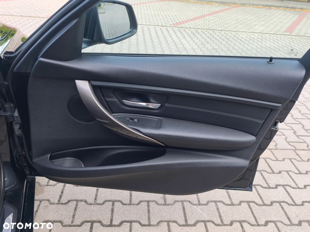 BMW Seria 3 320d Modern Line - 10