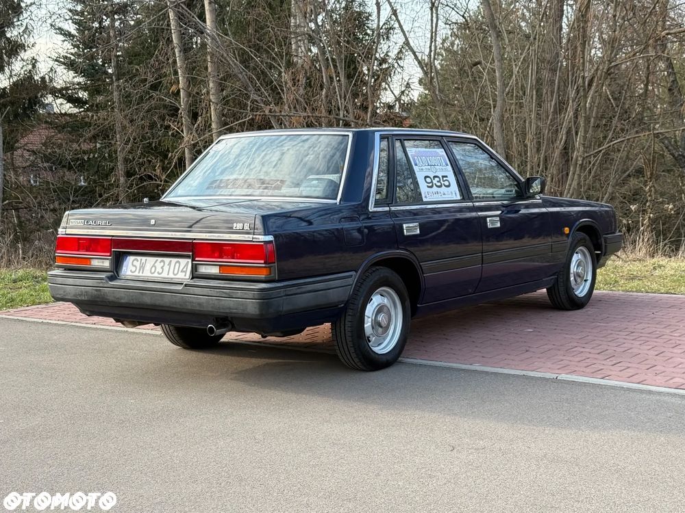 Nissan Laurel 2.8 GL D - 6