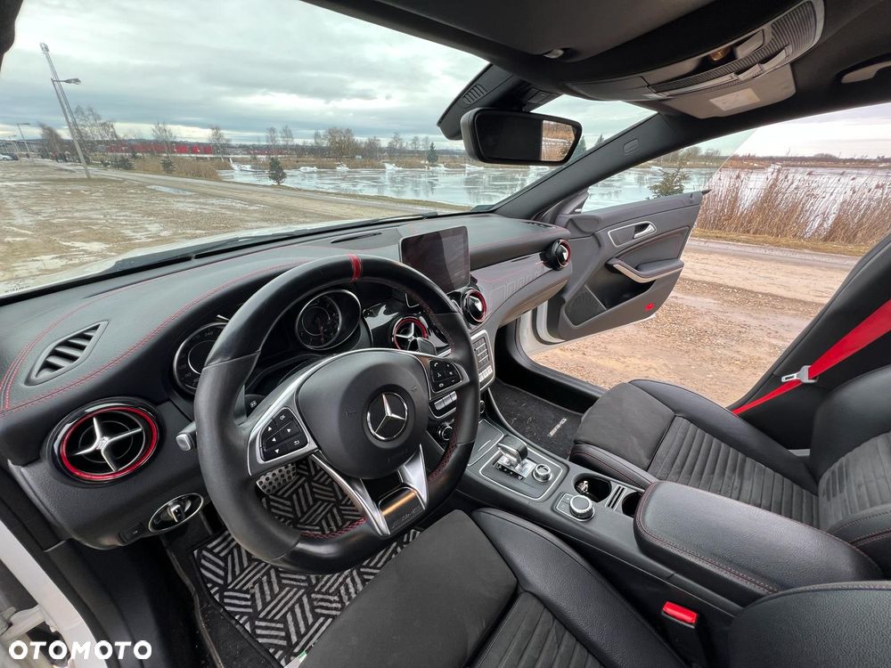 Mercedes-Benz CLA - 16