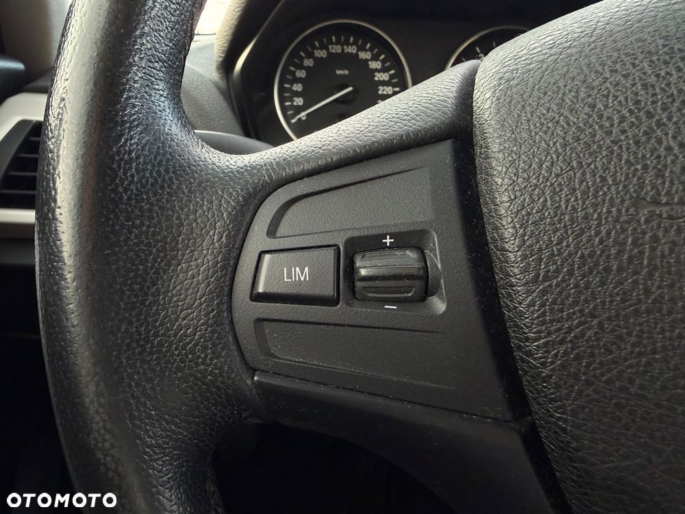 BMW Seria 1 118d - 19