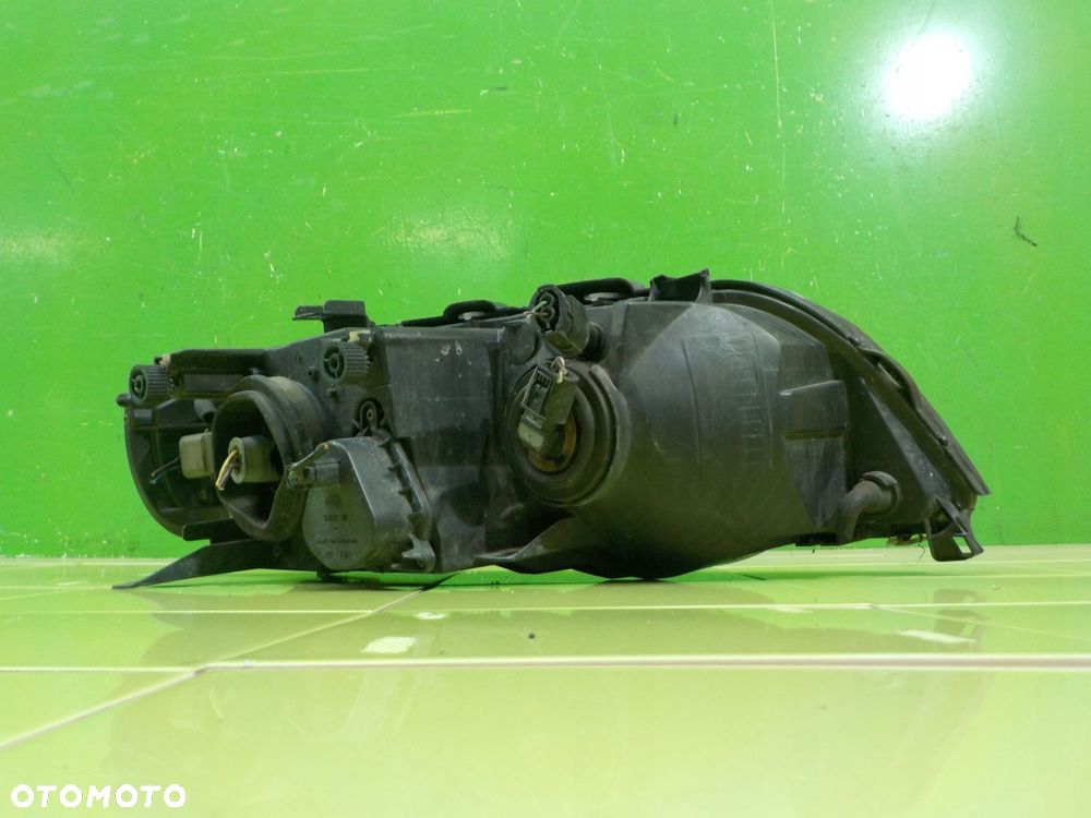 BMW X5 E53 3.0 B 01r 5D lampa lewa przod - 6