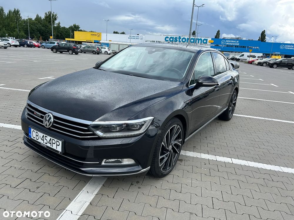Volkswagen Passat - 1