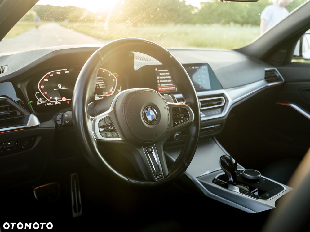 BMW Seria 3 320d xDrive mHEV M Sport sport - 26