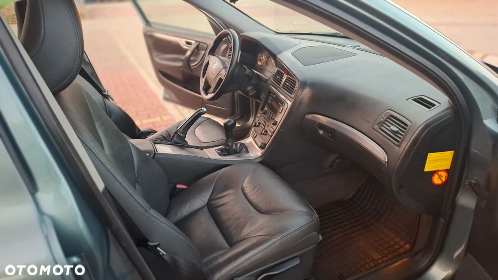 Volvo V70 2.4 Momentum - 7