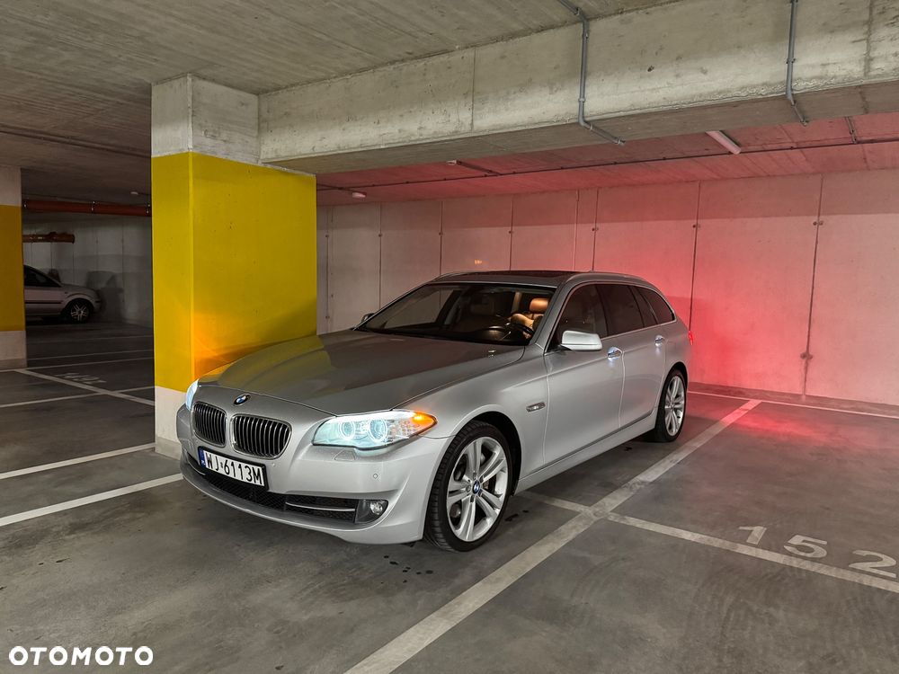 BMW Seria 5 525d Luxury Line - 34