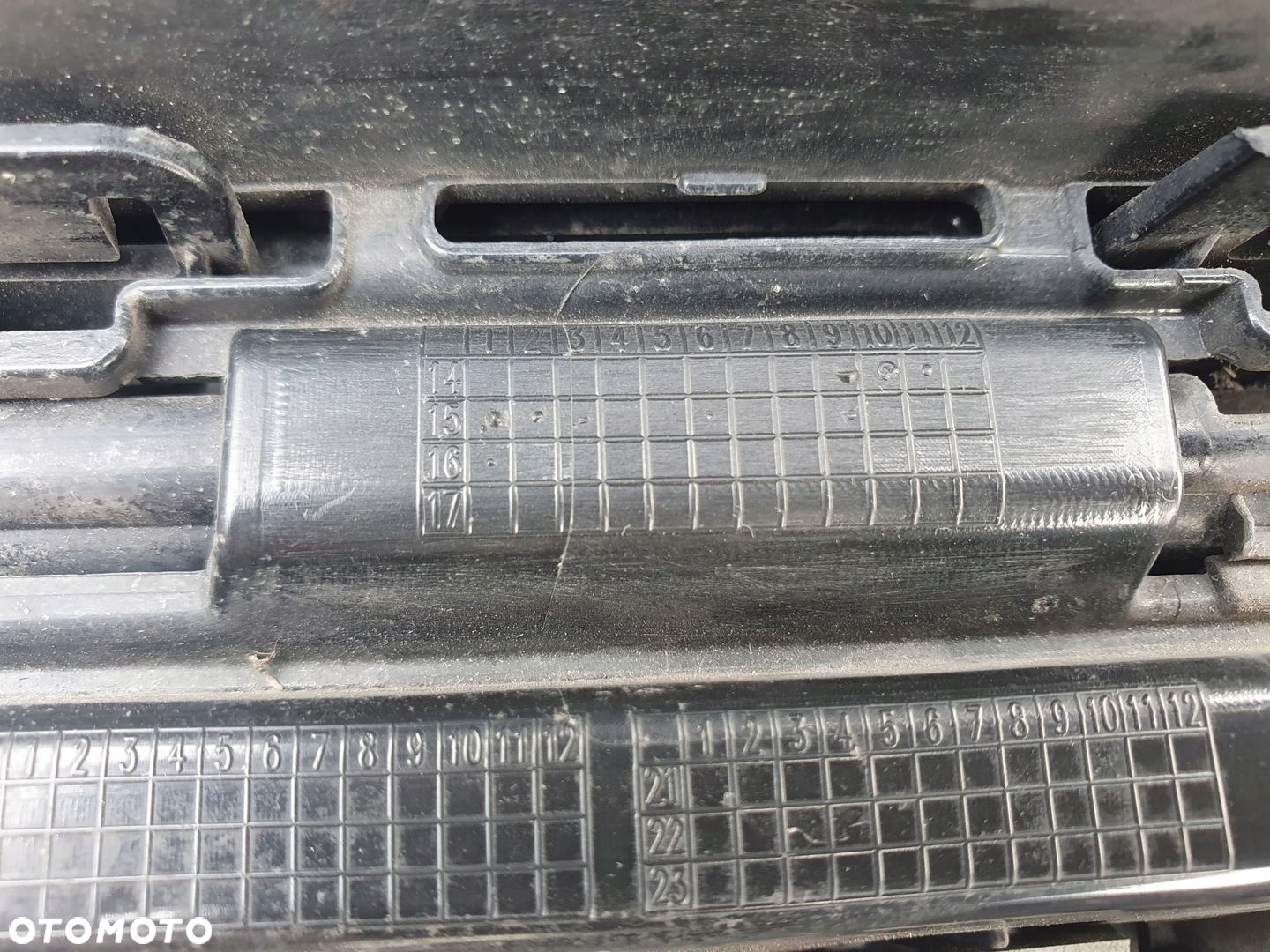 Grill atrapa VW Passat B8 rok 15-19 - 7
