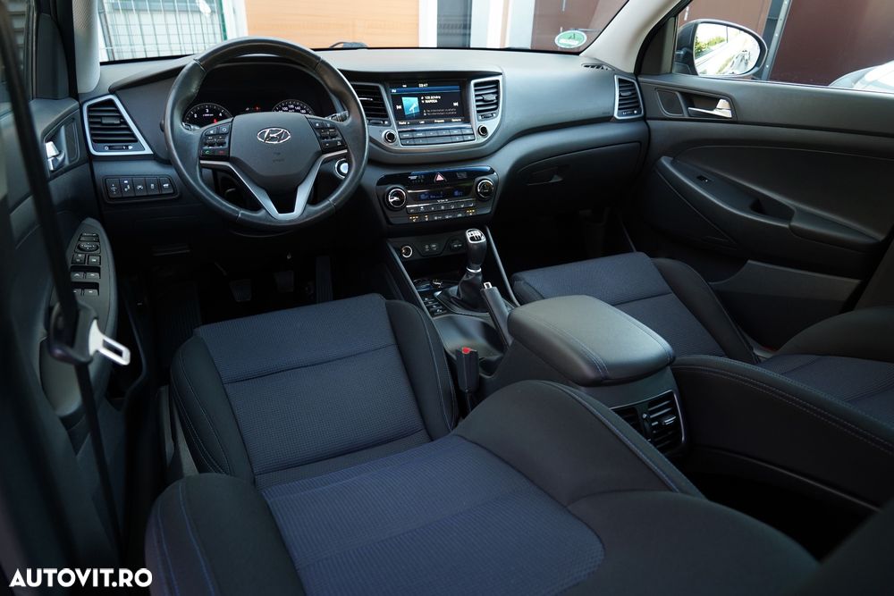 Hyundai Tucson 2.0 CRDI 4WD 6MT Premium - 12