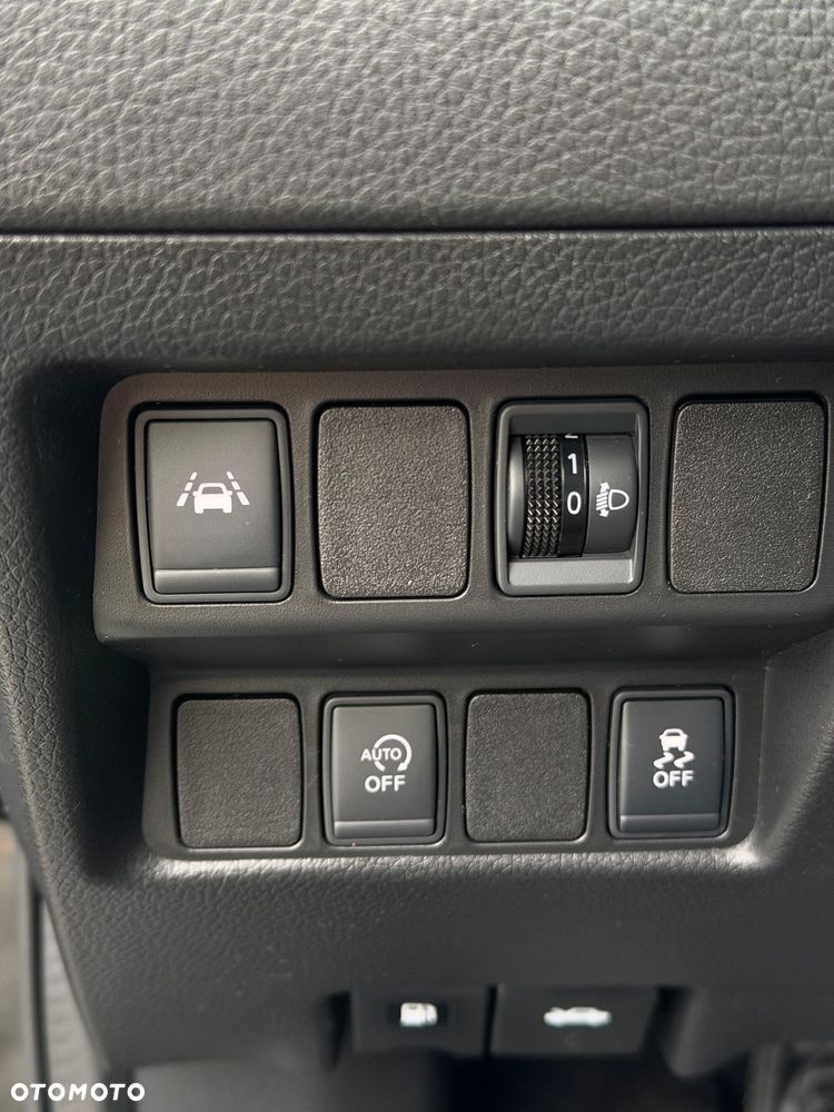 Nissan Qashqai 1.6 DIG-T N-Vision - 22