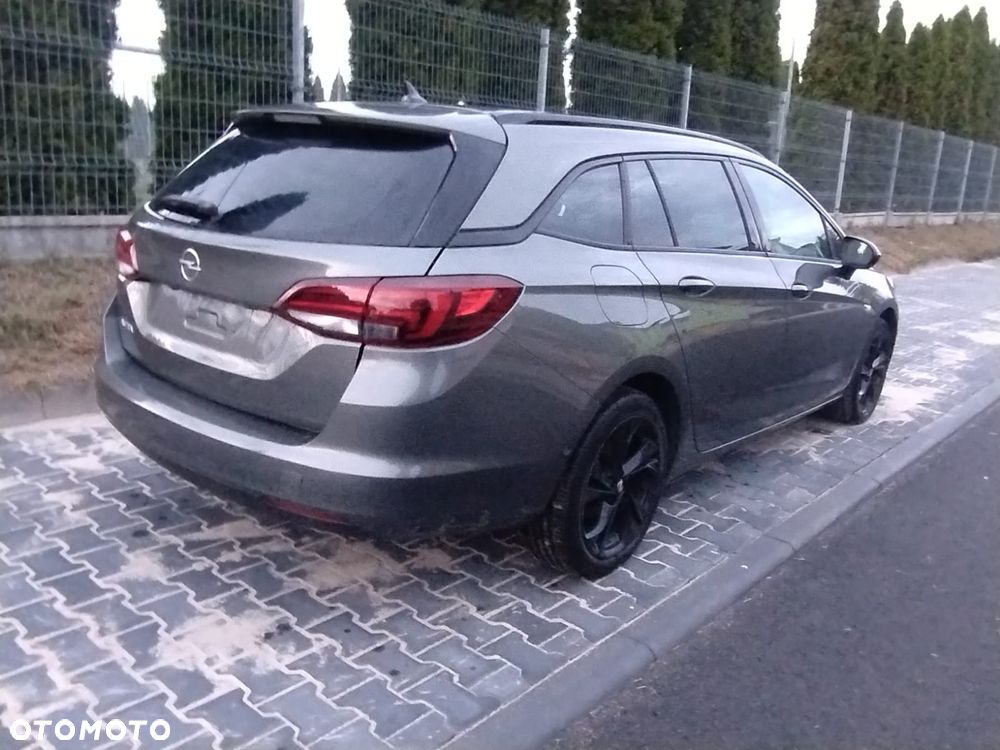 Opel Astra 1.2 T Business Elegance S&S - 4