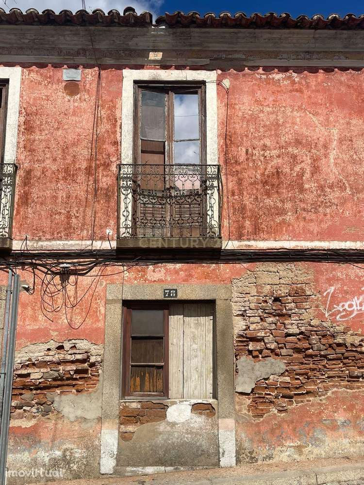 Imóvel para Remodelação Total no Centro de Montemor-o-Novo com 386m² d - Grande imagem: 5/7