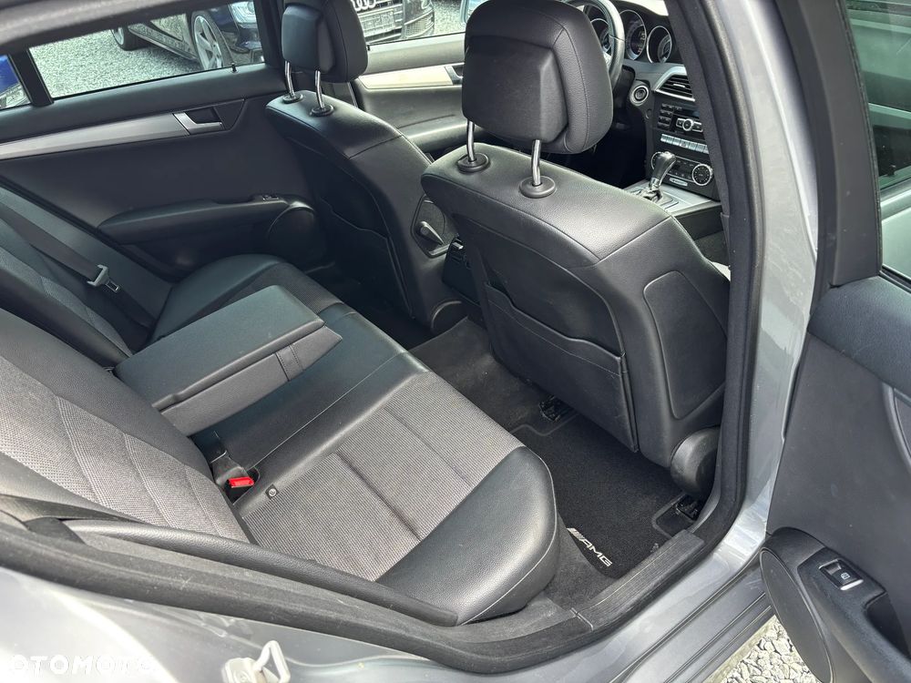 Mercedes-Benz Klasa C 250 (BlueTEC) d 4Matic 7G-TRONIC AMG Line - 21