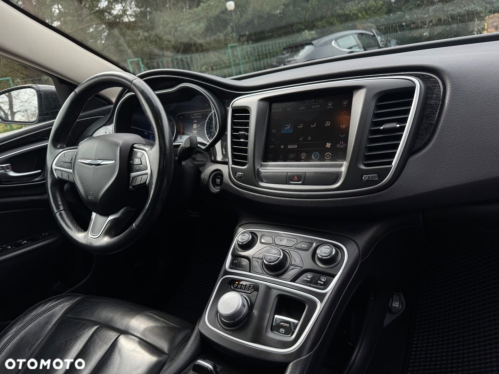 Chrysler 200 - 7