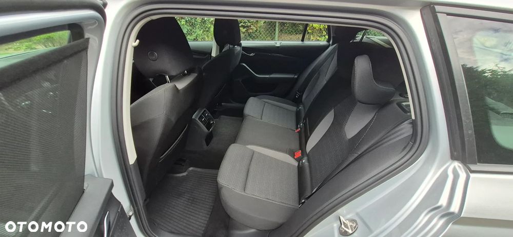 Skoda Octavia 2.0 TDI Style DSG - 10