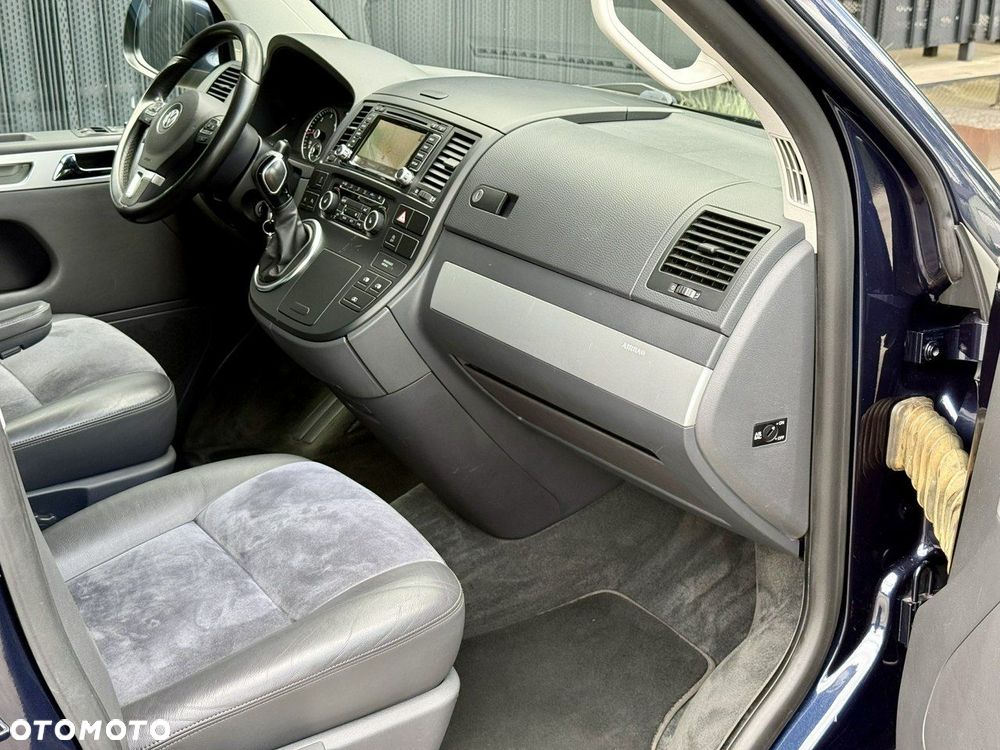 Volkswagen Multivan - 8