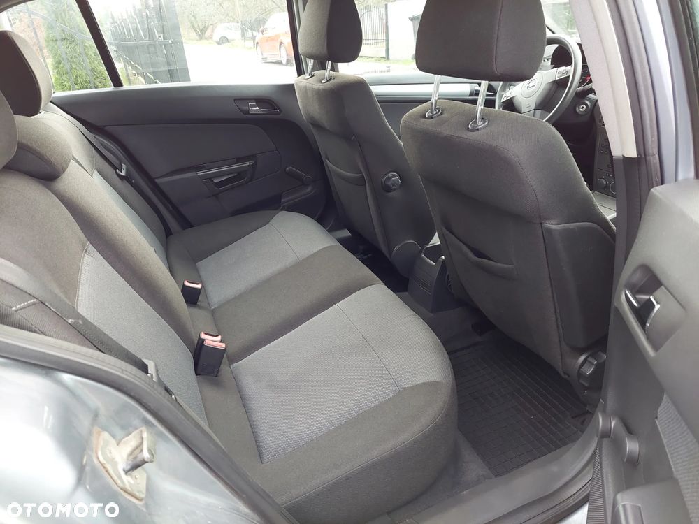 Opel Astra 1.6 Sport Easytronic - 18