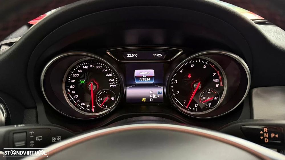 Mercedes-Benz GLA 250 4-Matic AMG Line - 18