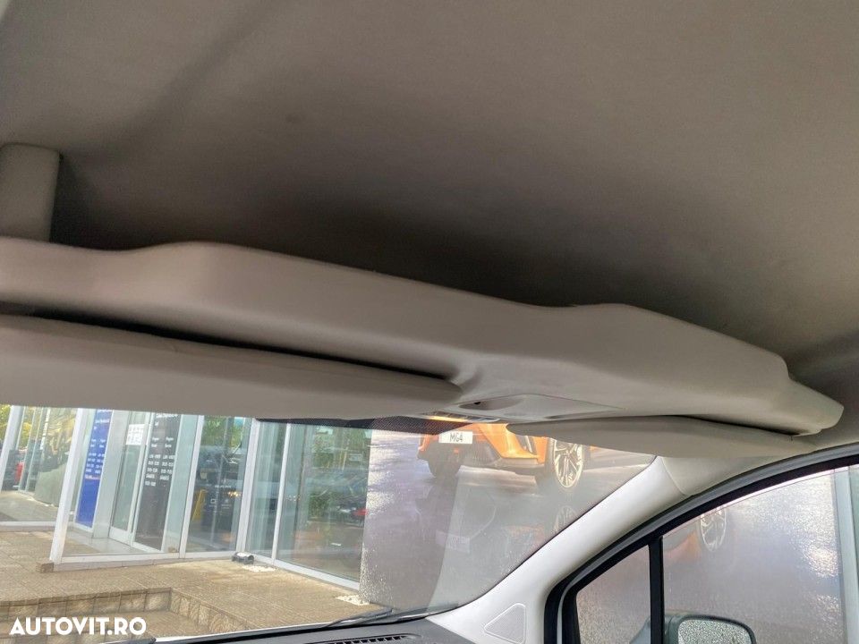 Ford Transit Courier - 19
