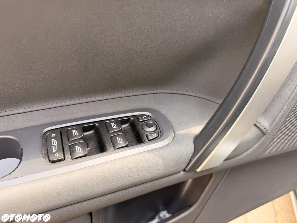 Volvo C70 2.4i Momentum - 28