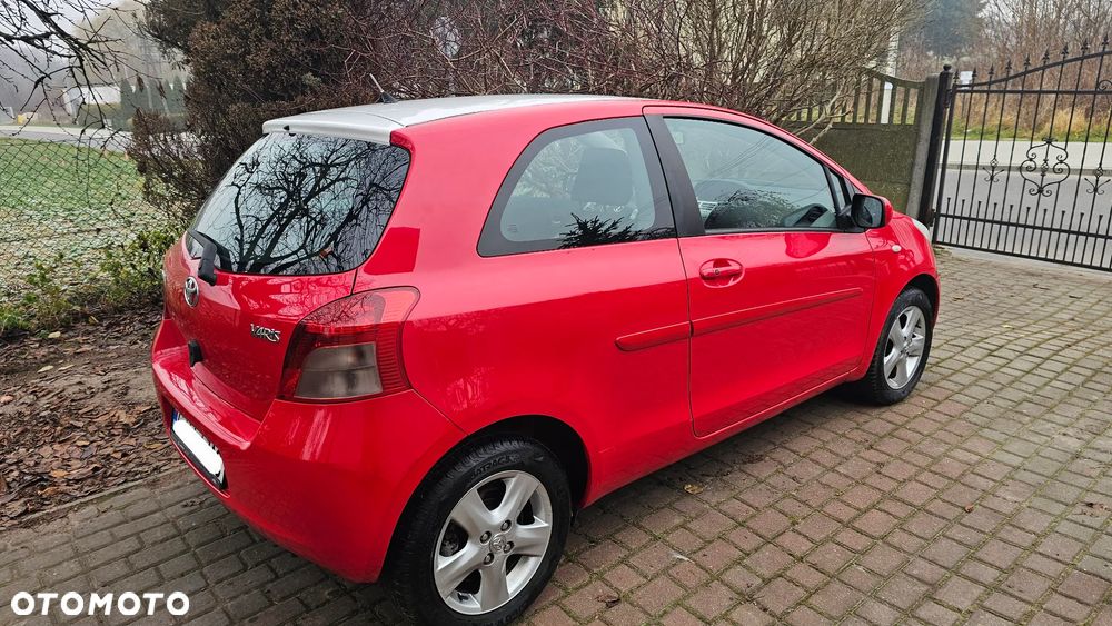 Toyota Yaris - 11