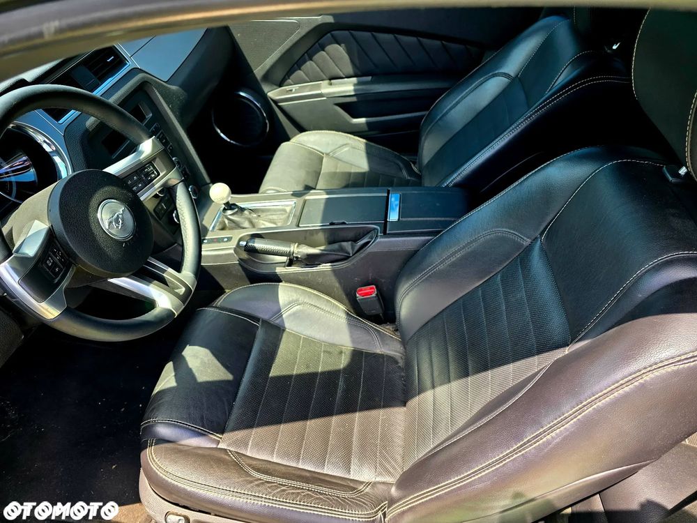 Ford Mustang - 8