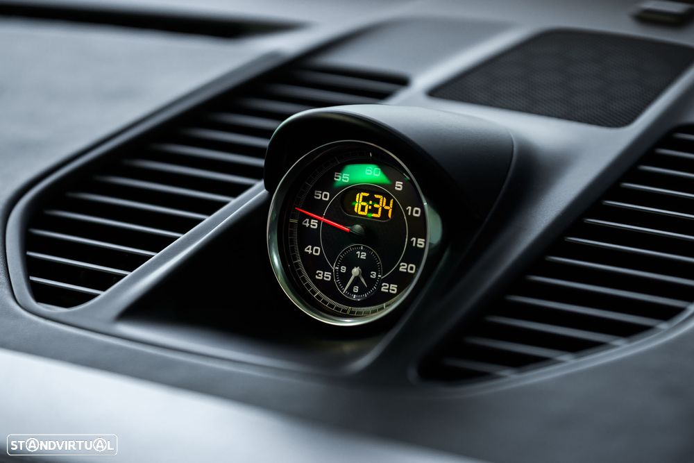 Porsche 911 (991) Carrera 4 GTS PDK - 24