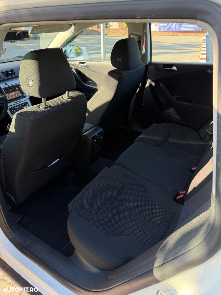 Volkswagen Passat 1.6 TDI BlueMotion Technology Comfortline - 8