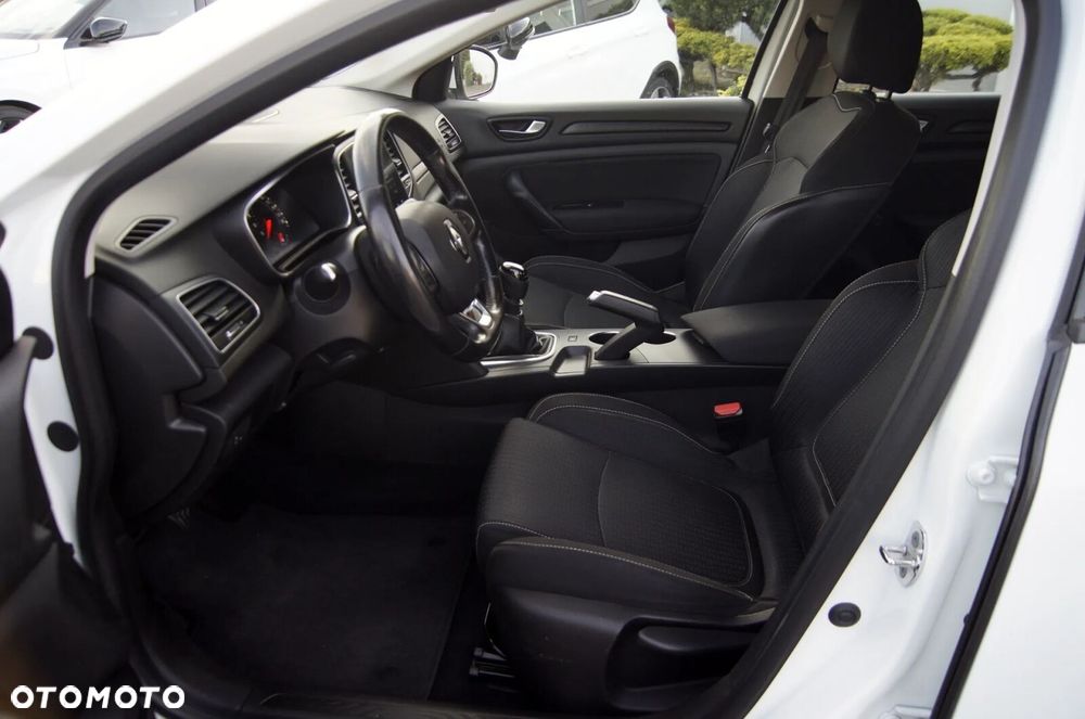 Renault Megane BLUE dCi 115 BUSINESS EDITION - 9