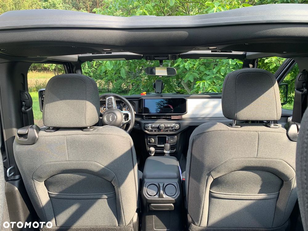 Jeep Wrangler - 8