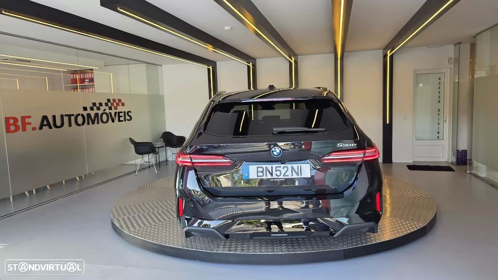 BMW 530 e Pack Desportivo M Pro - 17