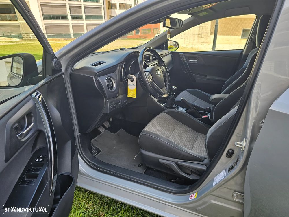 Toyota Auris Touring Sports 1.4 D-4D Comfort+Pack Sport - 28