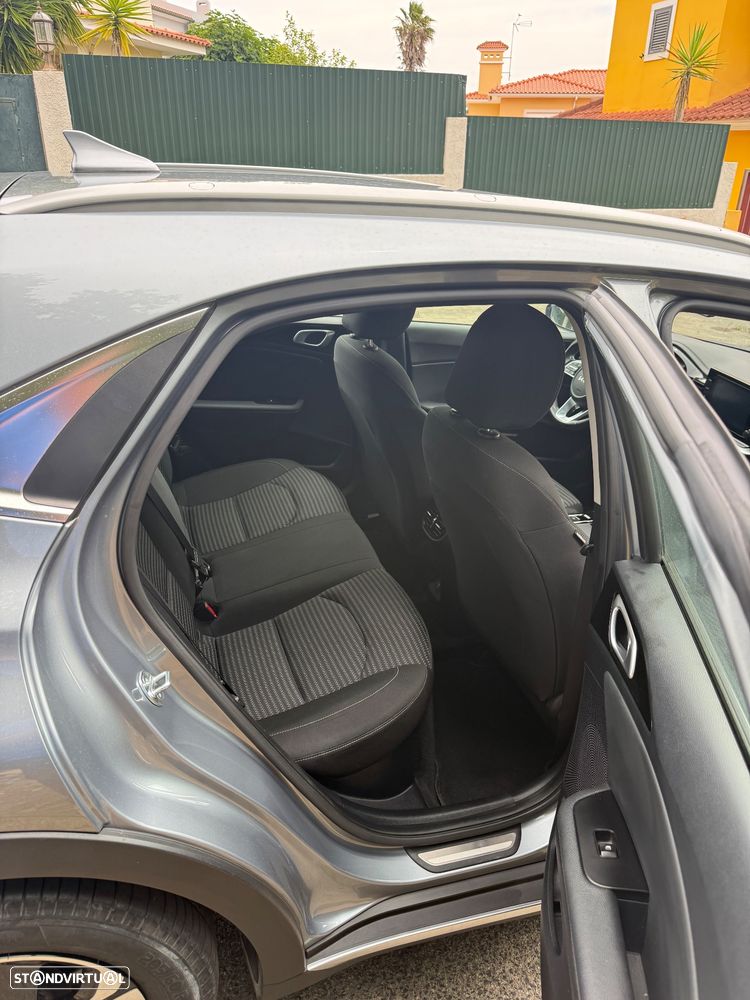 Kia XCeed - 10