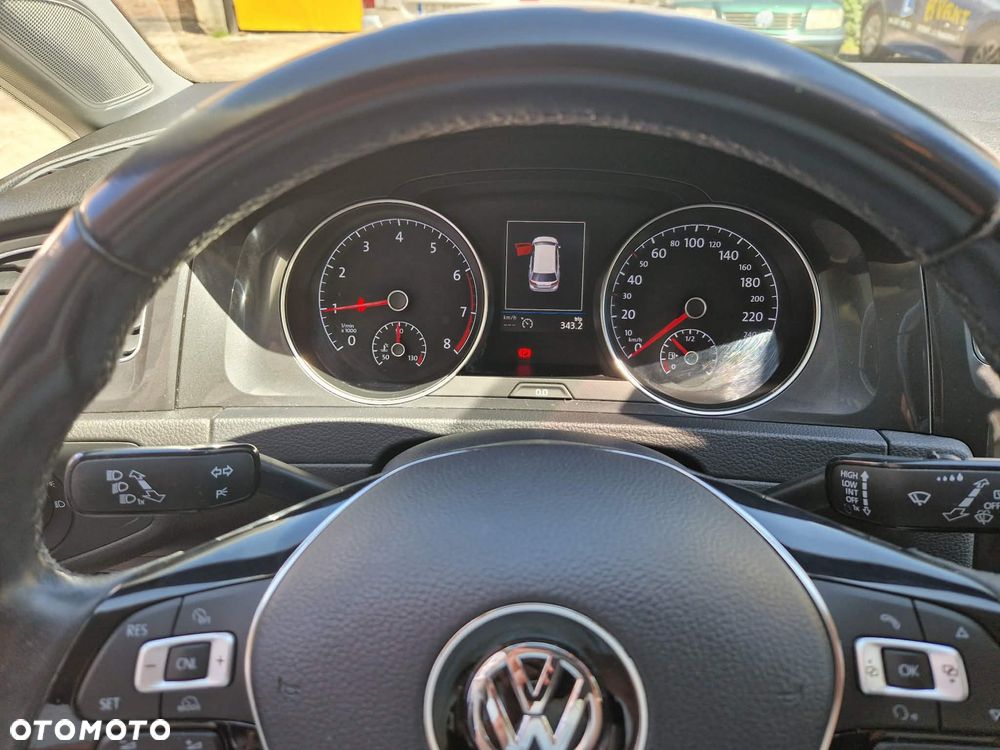 Volkswagen Golf 1.4 TSI BMT Comfortline - 24