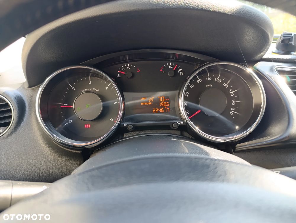 Peugeot 3008 1.6 HDi Trendy - 12