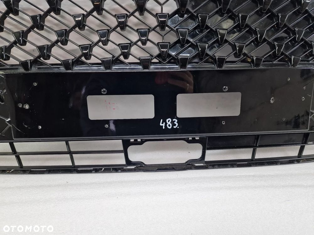 TOYOTA AYGO X CROSS 20- KRATKA ŚRODKOWA ZDERZAKA PRZEDNIEGO PRZÓD , NA PDC , NR 53111-0H140 , 53111-0H080 , NR AUKCJI KR483 - 5