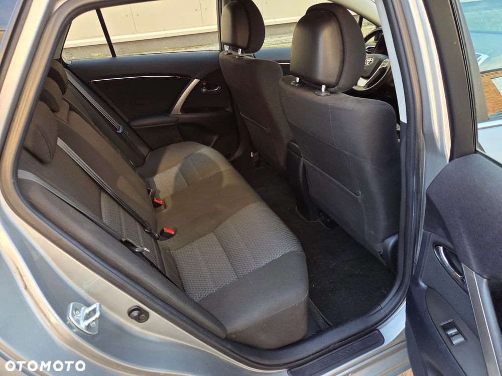 Toyota Avensis 1.8 Executive - 21