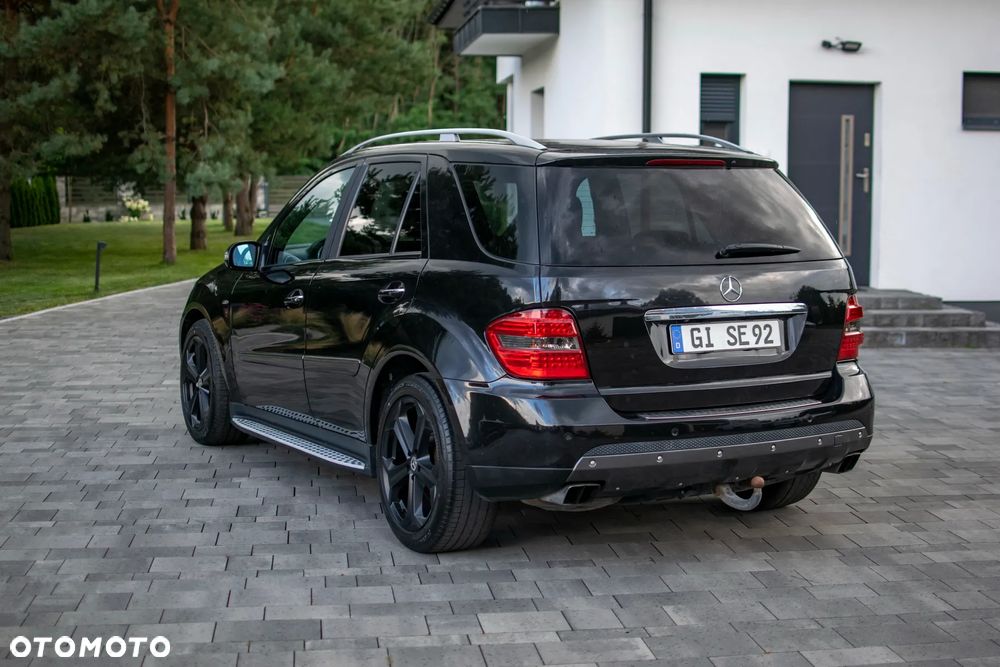 Mercedes-Benz ML - 23